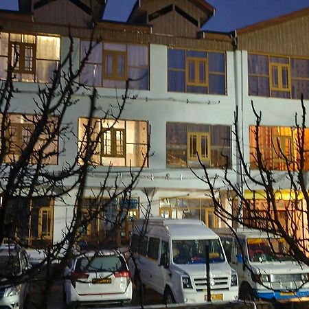 Hotel Gulmarg Residency, Kunzer Gulmarg Exteriör bild