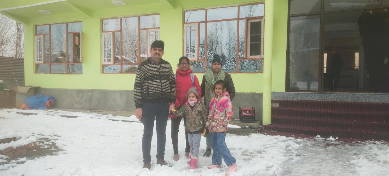 Hotel Gulmarg Residency, Kunzer Gulmarg Exteriör bild
