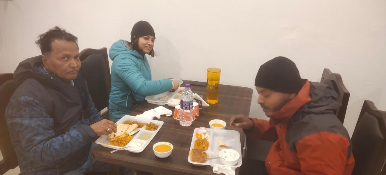 Hotel Gulmarg Residency, Kunzer Gulmarg Exteriör bild