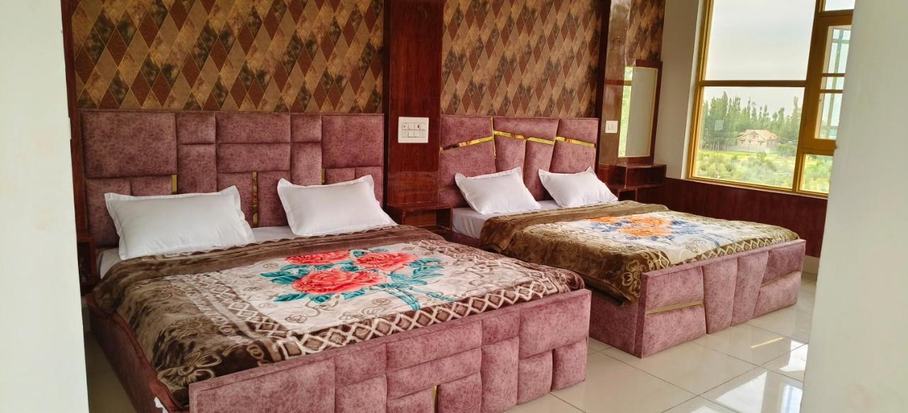 Hotel Gulmarg Residency, Kunzer Gulmarg Exteriör bild
