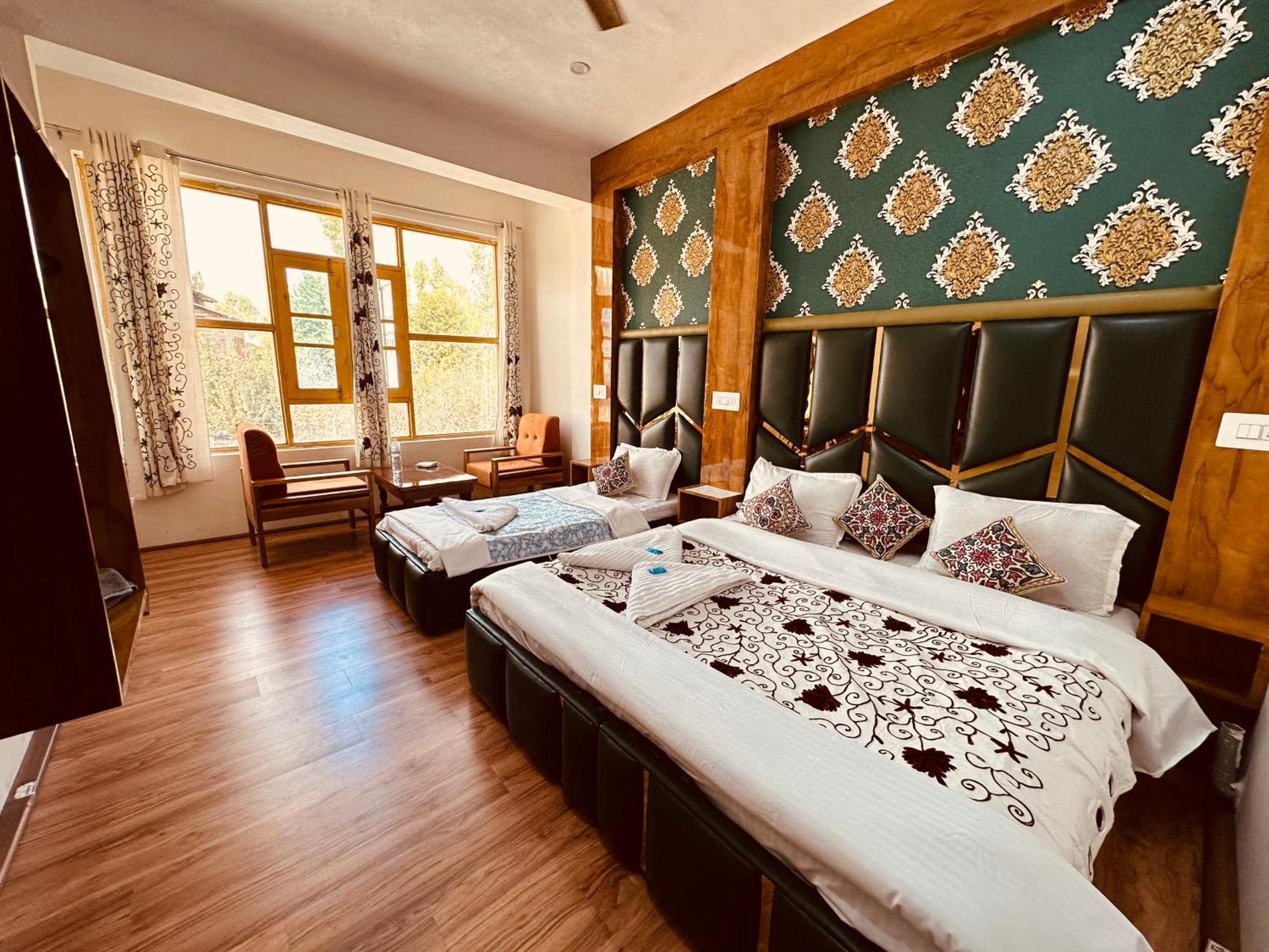 Hotel Gulmarg Residency, Kunzer Gulmarg Exteriör bild