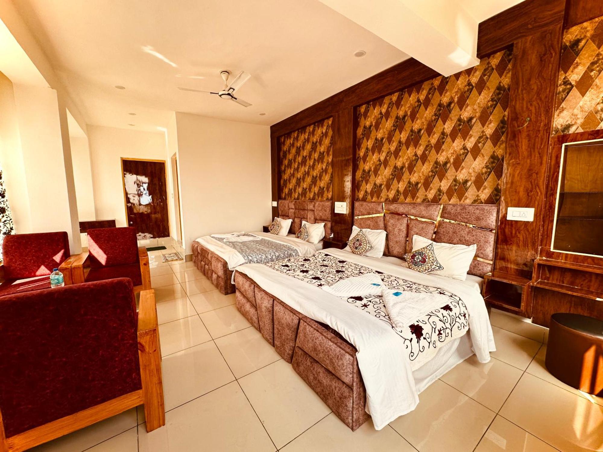 Hotel Gulmarg Residency, Kunzer Gulmarg Exteriör bild