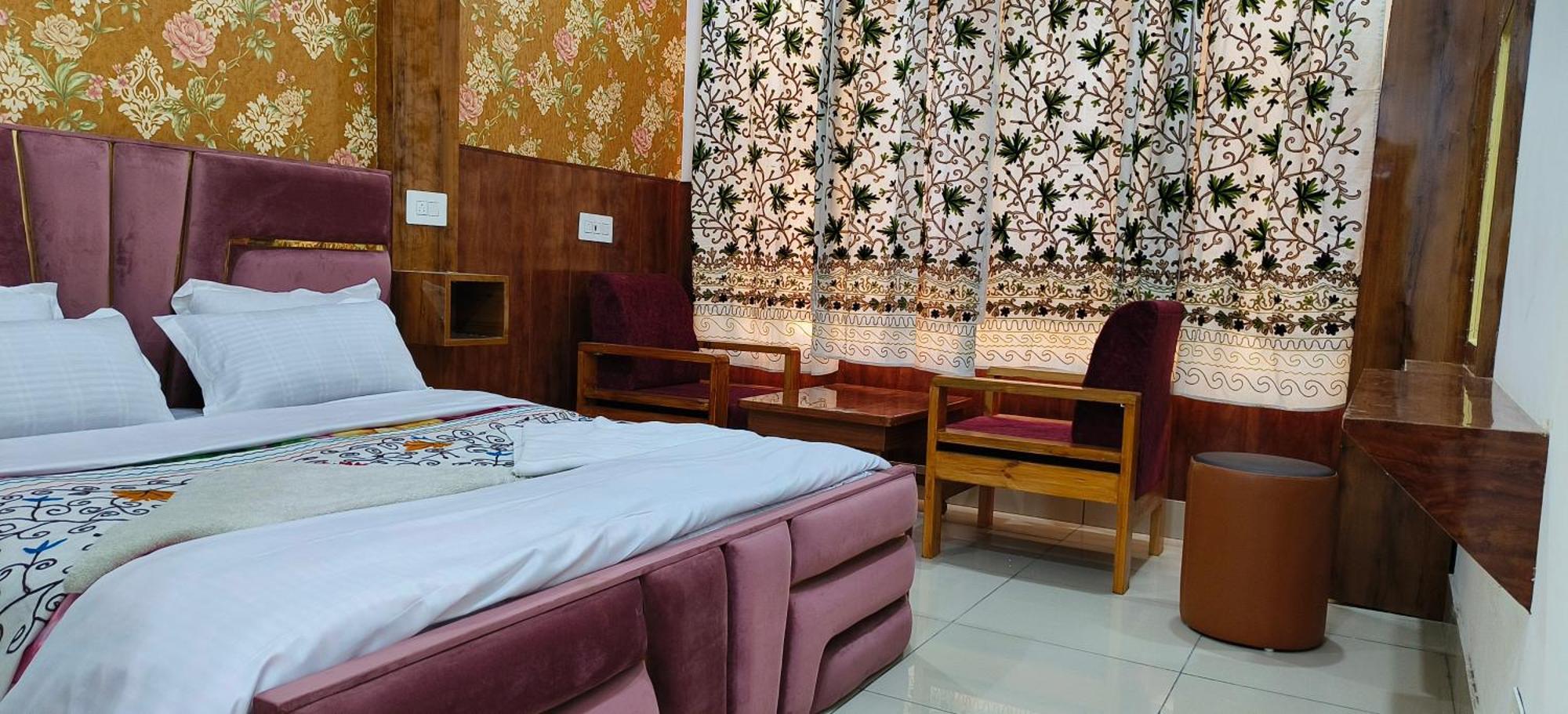 Hotel Gulmarg Residency, Kunzer Gulmarg Rum bild